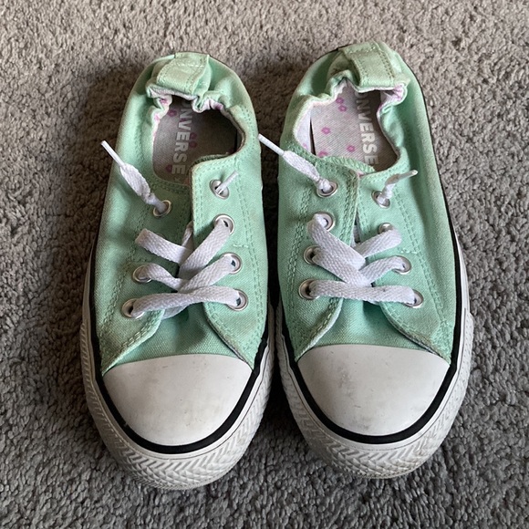 Womens  Converse shoes. - Picture 7 of 13